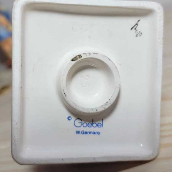 Hummel #305 "The Builder" TMK 6 - Picture 6 of 6